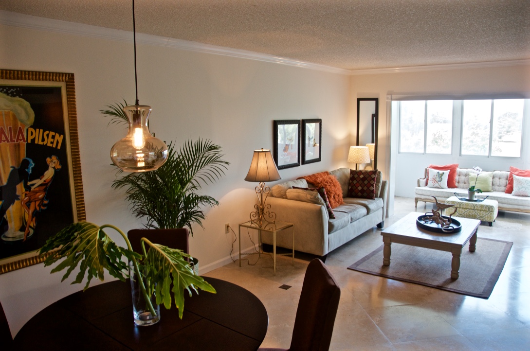 Hollywood, Florida Condo Living Room after expert home staging